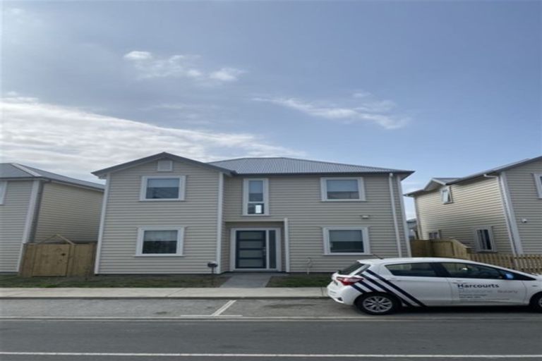 Photo of property in 24 Warbler Crescent, Papakura, 2110
