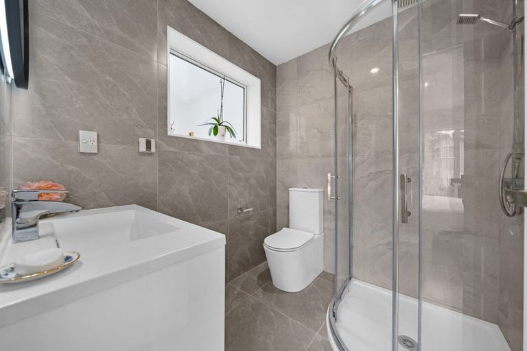 Photo of property in 110 Keri Vista Rise, Papakura, 2110