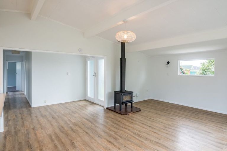 Photo of property in 32 Sylvan Avenue, Waikanae, 5036