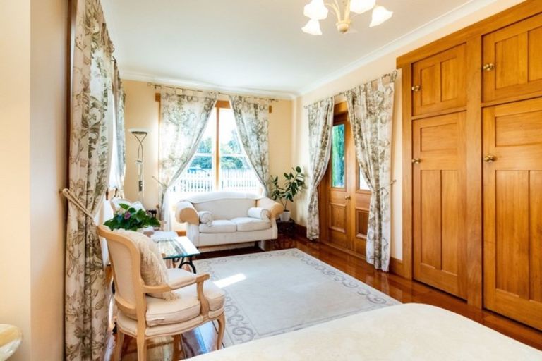 Photo of property in Mchardy Homestead, 11 Bracken Street, Hospital Hill, Napier, 4110