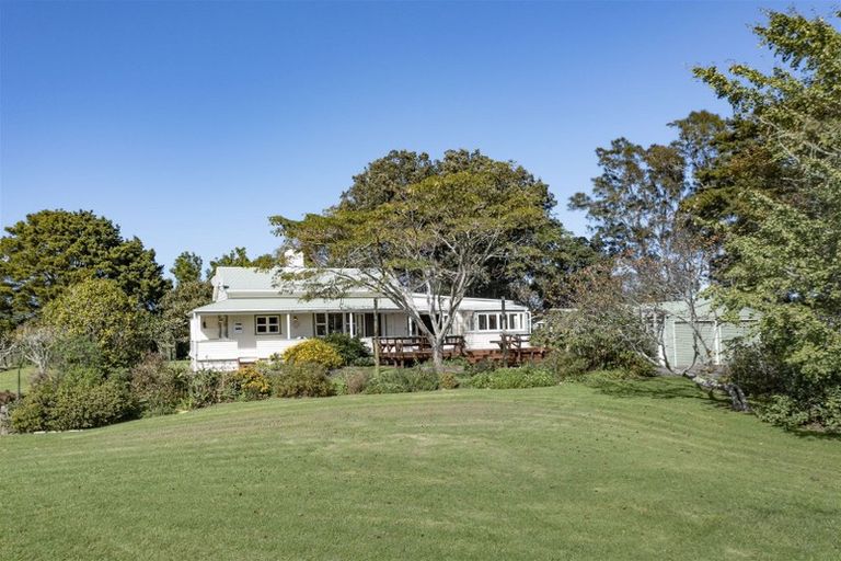 Photo of property in 2059 State Highway 16, Helensville, 0875