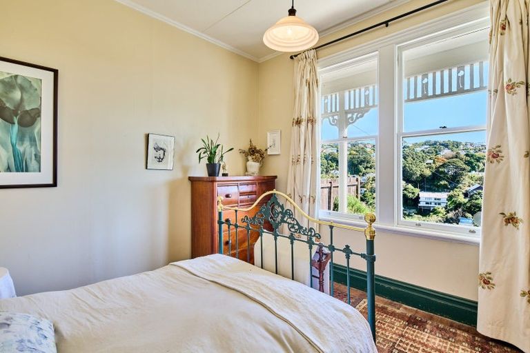 Photo of property in 55 Fairview Crescent, Kelburn, Wellington, 6012