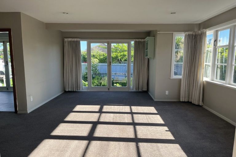 Photo of property in 6 Newall Avenue, Bryndwr, Christchurch, 8052