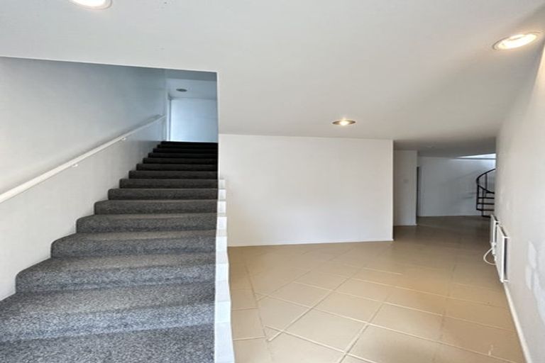 Photo of property in 2/16 Orchard Road, Waiake, Auckland, 0630