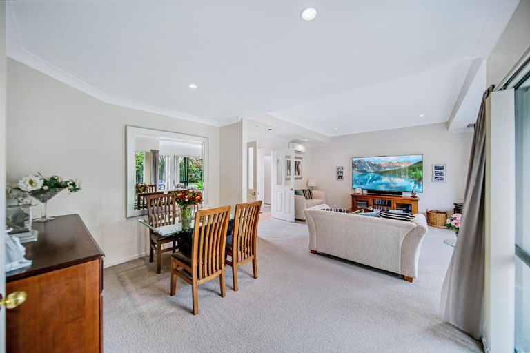 Photo of property in 26 Windsong Court, Northpark, Auckland, 2013