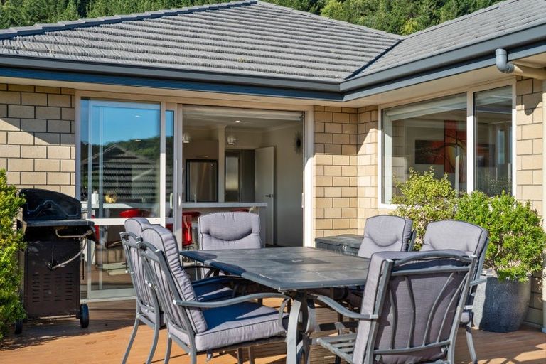 Photo of property in 114a Milton Terrace, Picton, 7220