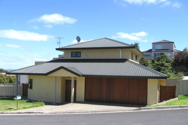 Photo of property in 19 Mariners View Road, Beach Haven, Auckland, 0626