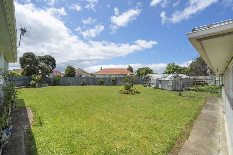Photo of property in 14 Belfast Place, Roslyn, Palmerston North, 4414