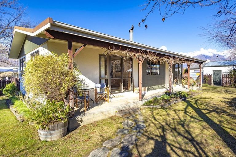 Photo of property in 58 Adamson Drive, Arrowtown, 9302
