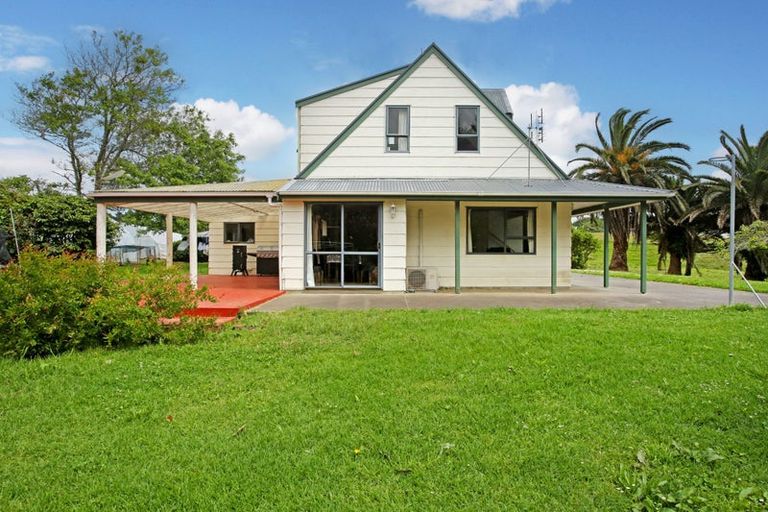 Photo of property in 42 Codlin Road, Waiuku, 2683