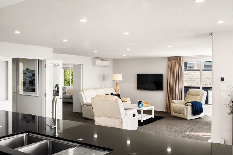 Photo of property in 203 Marine Parade, Mount Maunganui, 3116