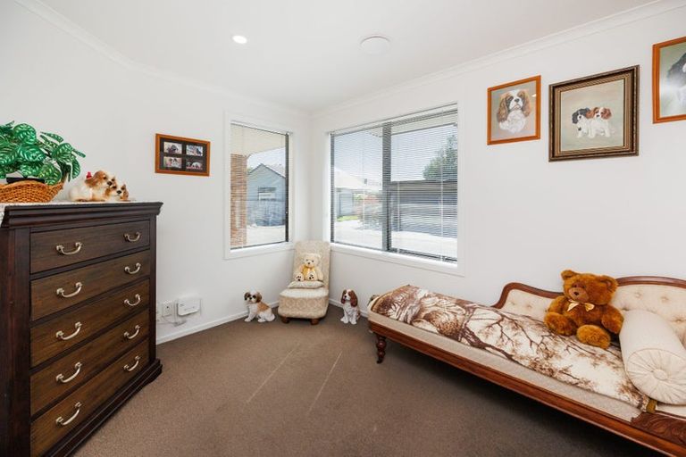 Photo of property in 18 Medallion Court, Kelvin Grove, Palmerston North, 4414