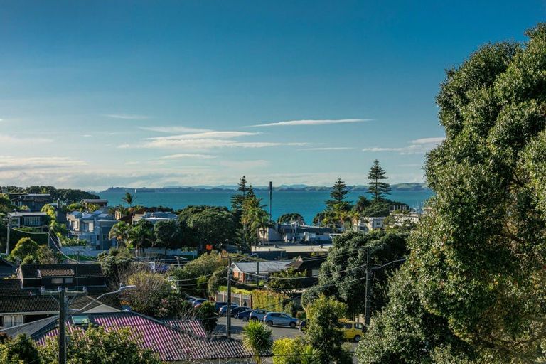 Photo of property in 1/20 Penzance Road, Mairangi Bay, Auckland, 0630