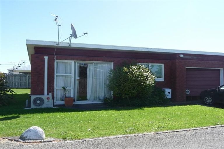 Photo of property in 43 Lismore Street, Strandon, New Plymouth, 4312