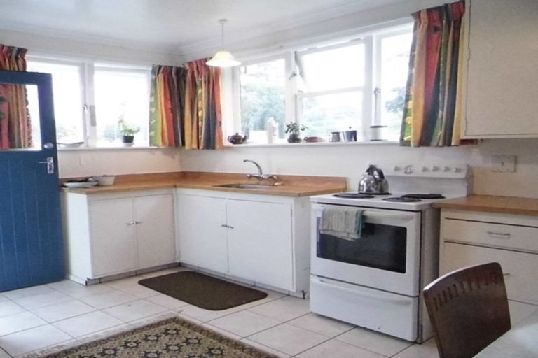 Photo of property in 1/572 Fergusson Drive, Trentham, Upper Hutt, 5018