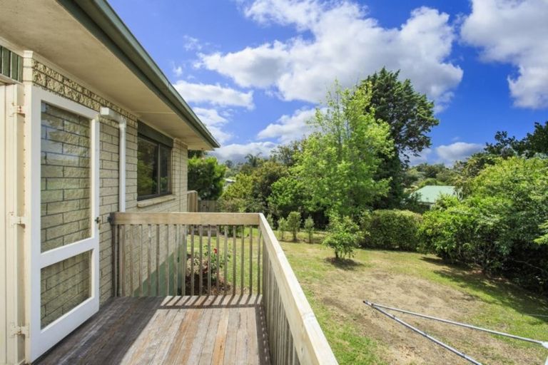 Photo of property in 2/6 Charmaine Road, Torbay, Auckland, 0630