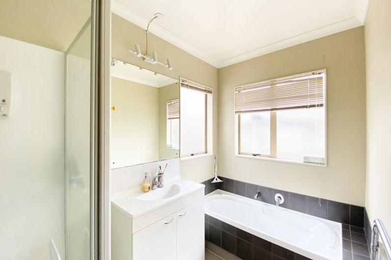Photo of property in 11 Manning Rise, Flat Bush, Auckland, 2019