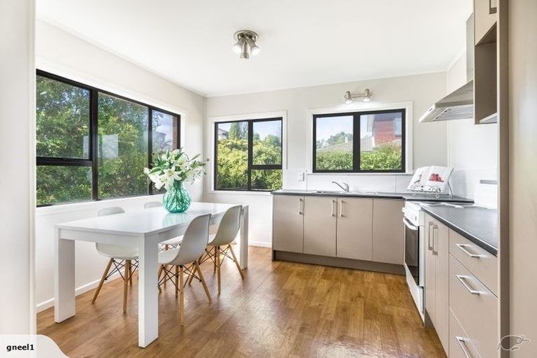 Photo of property in 12 Godley Road, Green Bay, Auckland, 0604