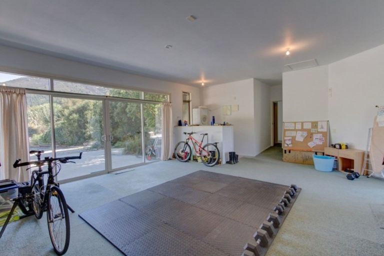 Photo of property in 1044 Lake Hawea-albert, Albert Town, Wanaka, 9382