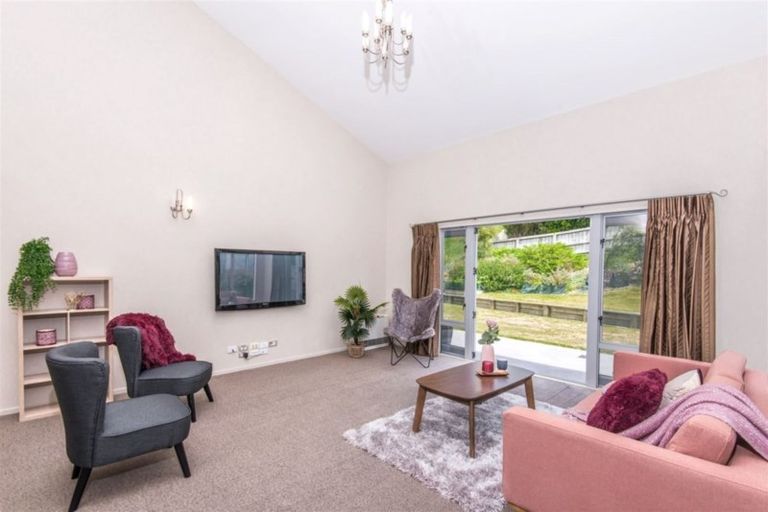 Photo of property in 71 Amesbury Drive, Churton Park, Wellington, 6037