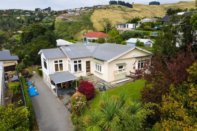 Photo of property in 61 Moncks Spur Road, Redcliffs, Christchurch, 8081