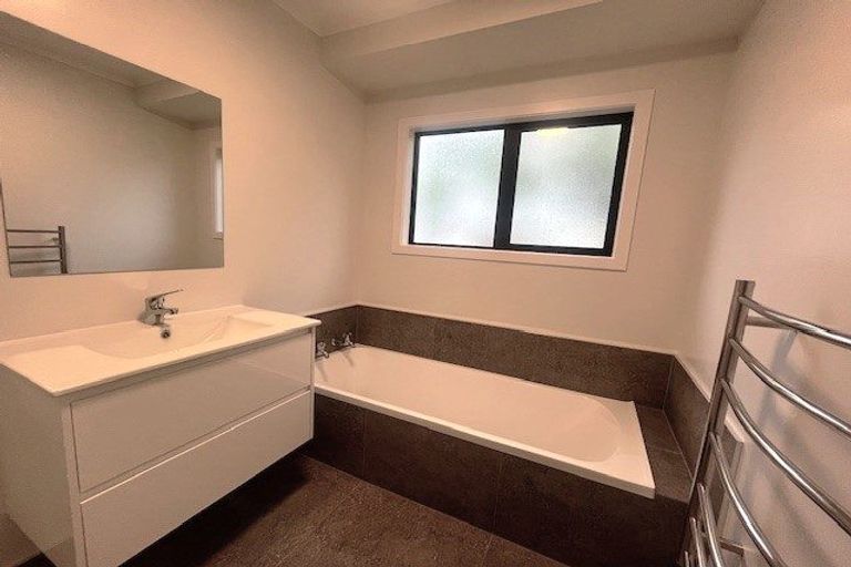 Photo of property in 441 Cambridge Terrace, Naenae, Lower Hutt, 5011