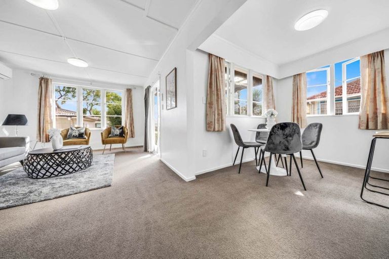 Photo of property in 1/15 Kent Road, Manurewa, Auckland, 2102