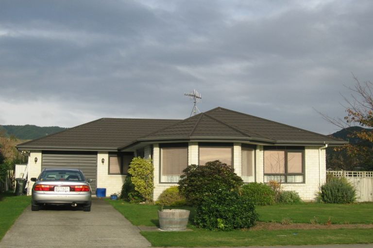 Photo of property in 100 Makarini Street, Paraparaumu, 5032