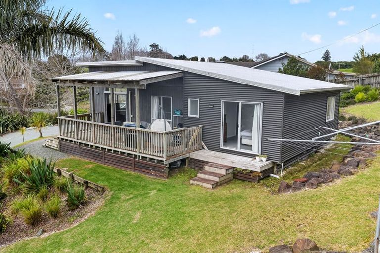 Photo of property in 16 Settlement Road, Kaiwaka, 0573