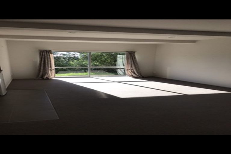 Photo of property in 757 East Coast Road, Northcross, Auckland, 0630