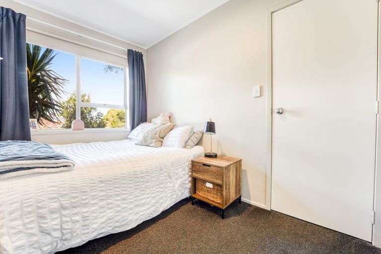 Photo of property in 2/21 Birman Close, Half Moon Bay, Auckland, 2012