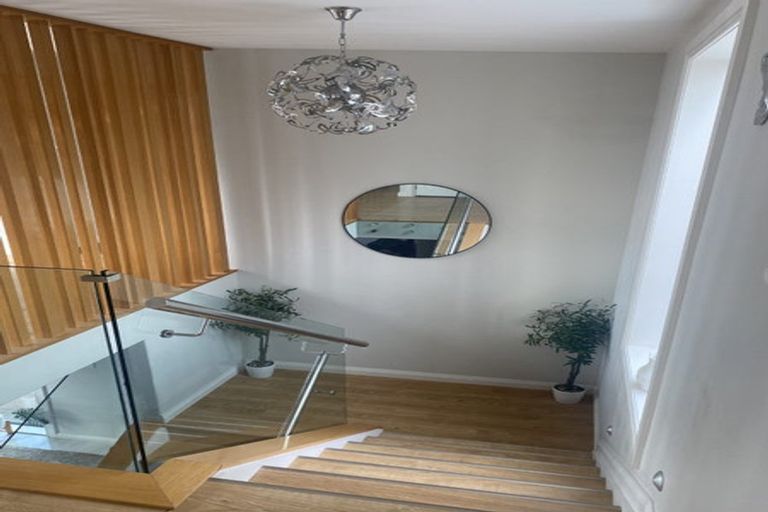 Photo of property in 6a Te Akau Crescent, Bucklands Beach, Auckland, 2012