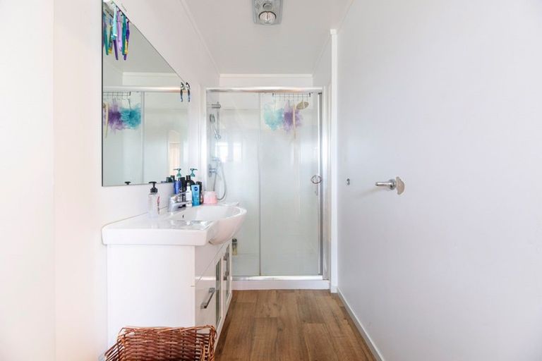 Photo of property in 15 Rothery Road, Hillpark, Auckland, 2102