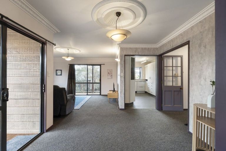 Photo of property in 20 Springdale Grove, Fitzherbert, Palmerston North, 4410
