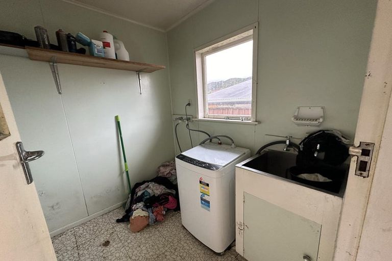 Photo of property in 6 Matthews Road, Wainuiomata, Lower Hutt, 5014