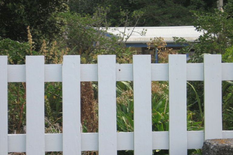 Photo of property in 184 Breaker Bay Road, Breaker Bay, Wellington, 6022