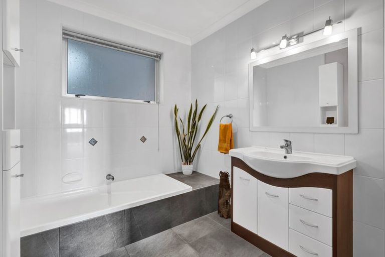 Photo of property in 29 Whakapaki Street, Urenui, 4375