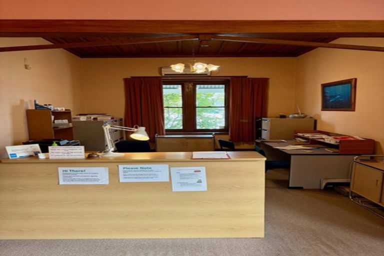 Photo of property in 102 Wellesley Road, Napier South, Napier, 4110