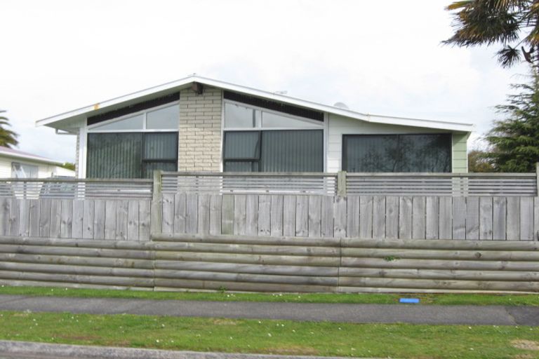 Photo of property in 7 Kowhai Street, Inglewood, 4330
