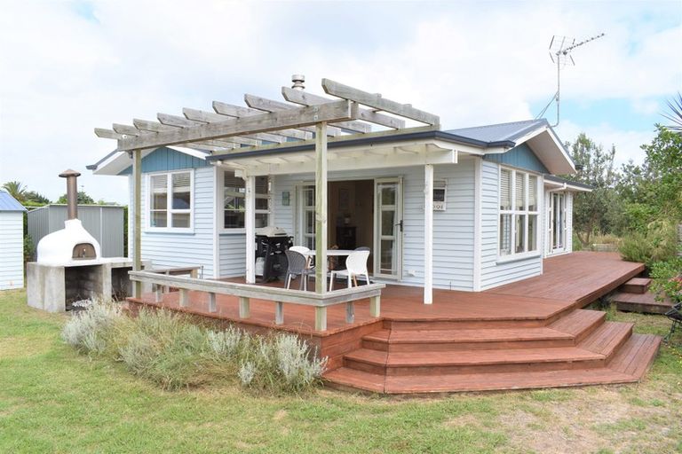 Photo of property in 44 Sarah Street, Waikawa Beach, Levin, 5573