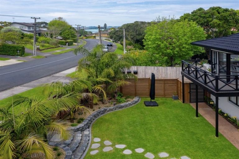 Photo of property in 1/77 Uxbridge Road, Cockle Bay, Auckland, 2014