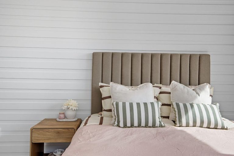 Photo of property in 21 Woodstock Place, Russley, Christchurch, 8042