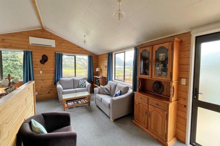 Photo of property in 11 Pearce Drive, Te Kamo, Whangarei, 0112