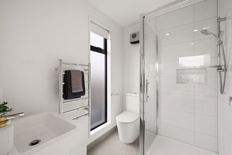 Photo of property in 52a Picton Avenue, Riccarton, Christchurch, 8011