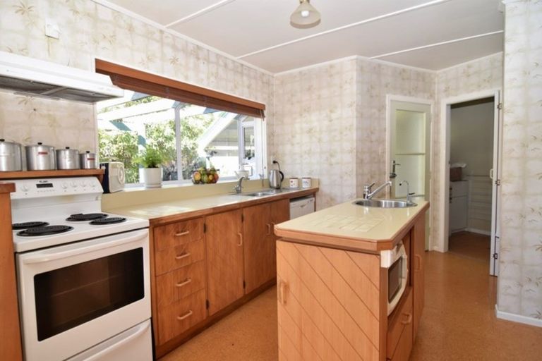 Photo of property in 15 Clifton Avenue, Carterton, 5713