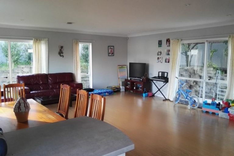 Photo of property in 8a Grassways Avenue, Pakuranga, Auckland, 2010