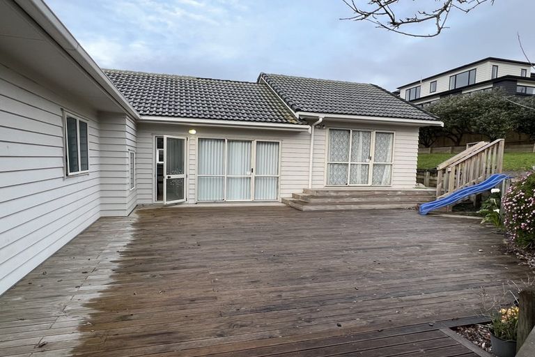 Photo of property in 14 Mcfetridge Place, Hillcrest, Auckland, 0627