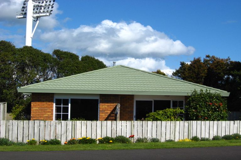 Photo of property in 8 Maratahu Street, Westown, New Plymouth, 4310