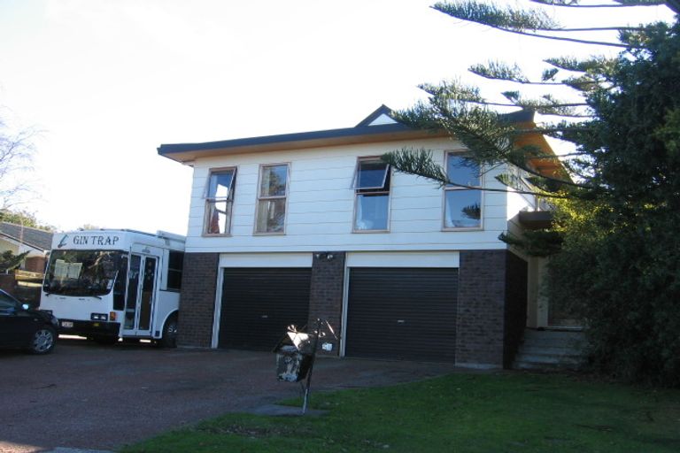 Photo of property in 27 Terry Crescent, Milson, Palmerston North, 4414