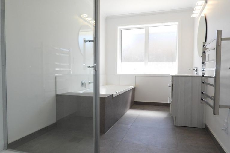 Photo of property in 17 Dove Place, Holmes Hill, Oamaru, 9401